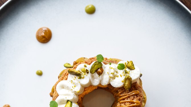 Can I organize a private or corporate event at Bistro Palyma?